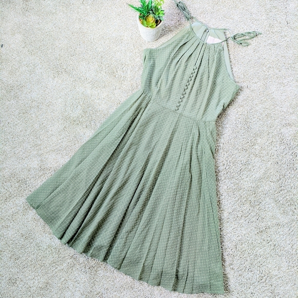 NWT Moss Green Gal Meets Glam Textured Dress - Picture 4 of 12